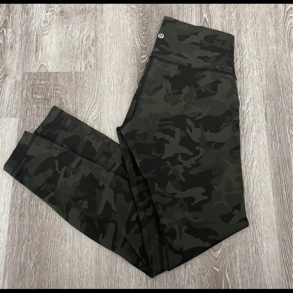 Lululemon leggings in green camo
